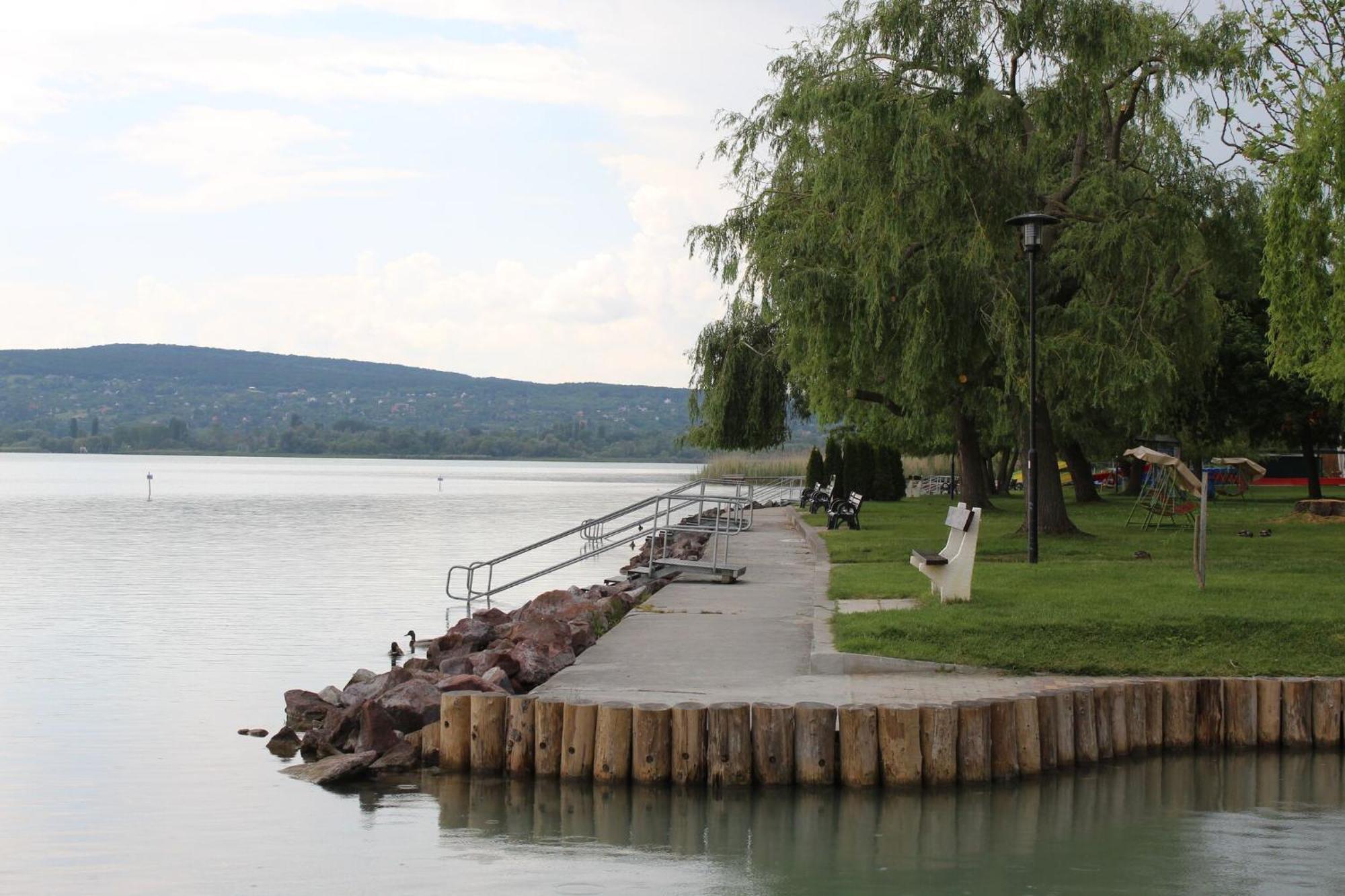 Foeveny Apartmanok Balatonfůzfő Eksteriør bilde