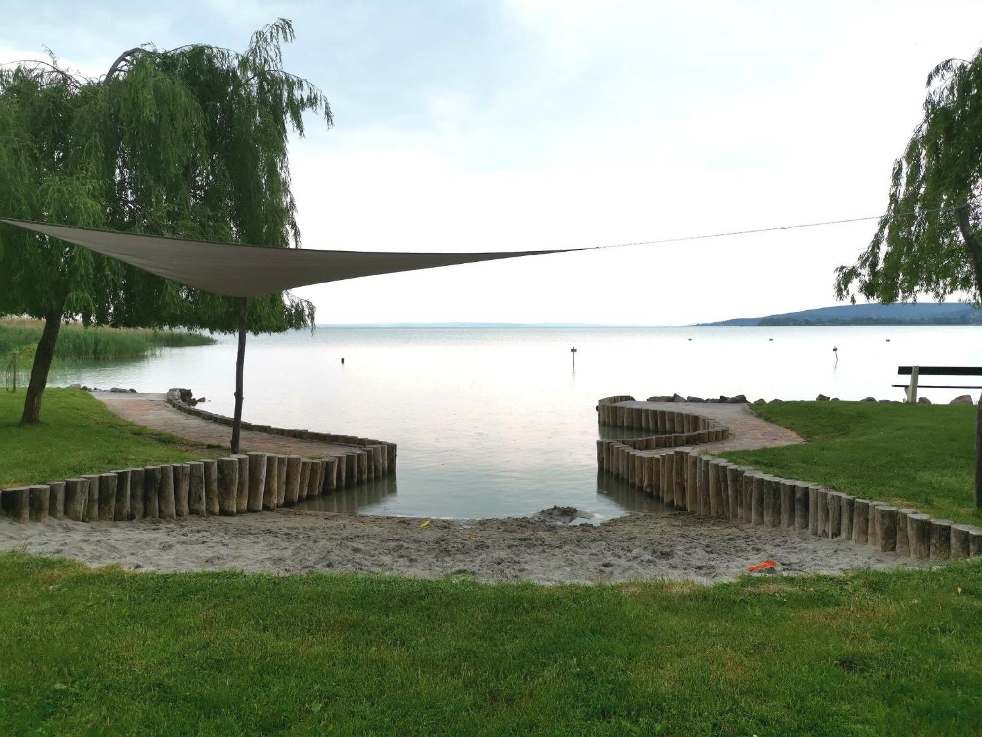 Foeveny Apartmanok Balatonfůzfő Eksteriør bilde